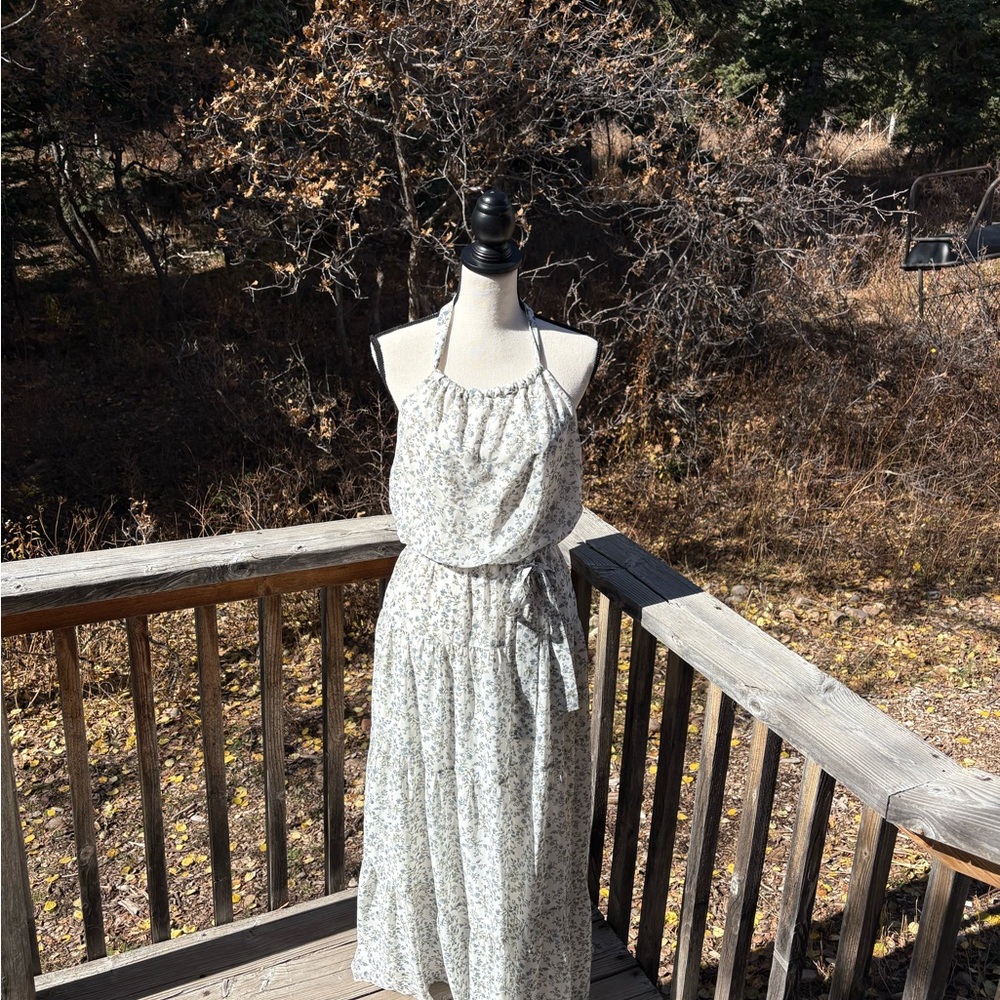 Lulu's halter Floral Dress - White and Gray/Blue, Fully lined